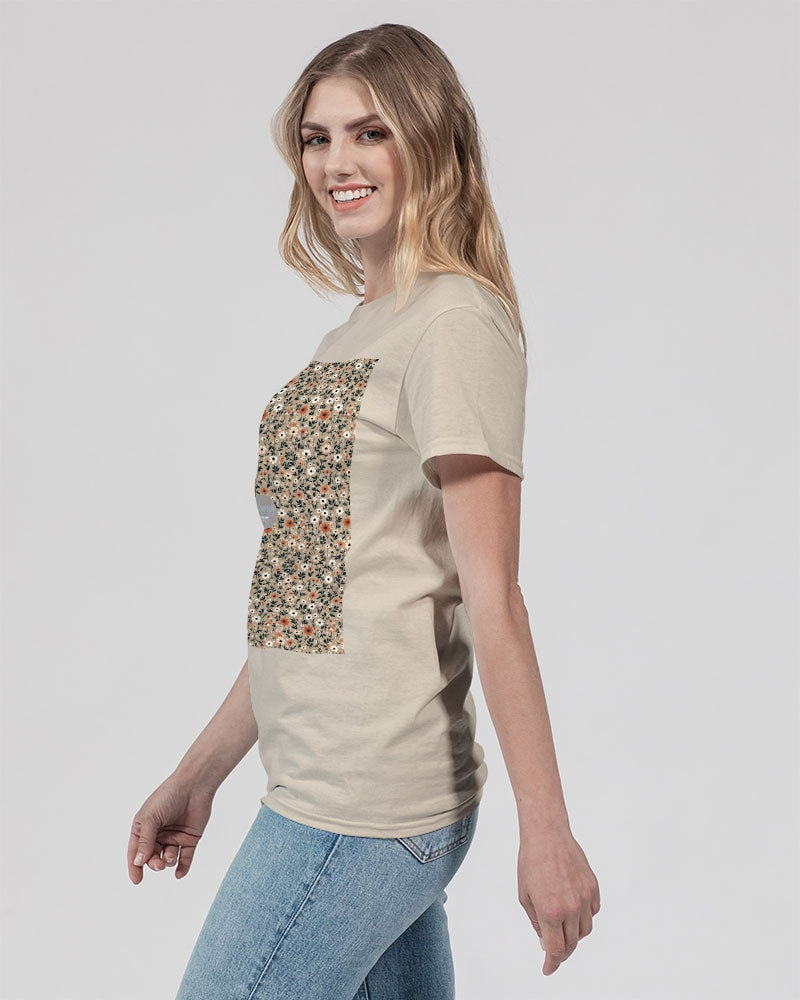 Busy and pretty Unisex Ultra Cotton T-Shirt | Gildan