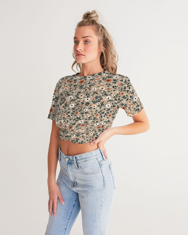 Busy and pretty Women's All-Over Print Twist-Front Cropped Tee